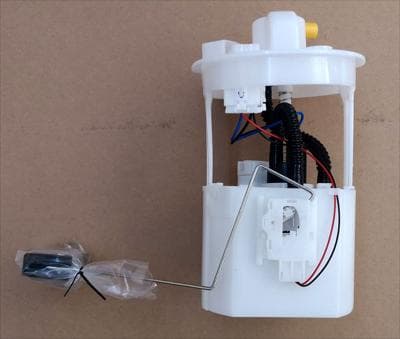 Mazda 6 Fuel Pump+Gauge 2.0/2.3 03-08. image 1