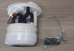 Nissan Np200 Fuel Pump+Gauge 1.6 08- / Sandero Mk1 / Duster Mk1. image 1