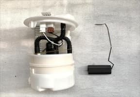 Renault Captur Fuel Pump+Gauge 0.9T 15-23 / Clio Mk5. image 1