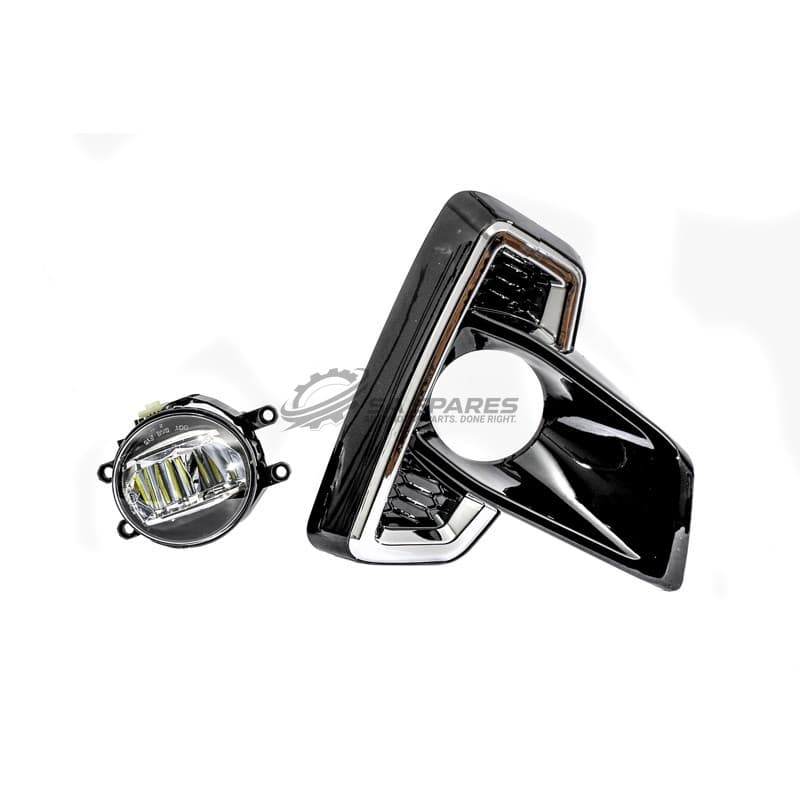GENERIC Toyota Hilux GD6 18- Fog Lamp Unit RH W/Cover & Chrome Moulding (LED)